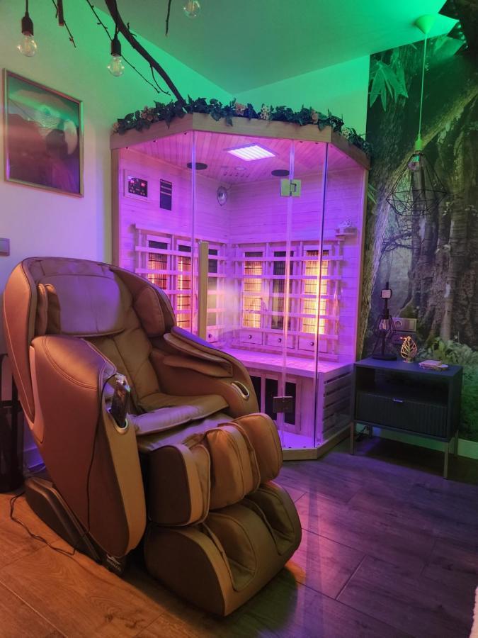 Warszawa Wola Wyjatkowe Studio Z Jacuzzi, Sauna I Fotelem Do Masazu - Exceptional Studio In Warsaw With Jacuzzi, Sauna And Massage Chair מראה חיצוני תמונה
